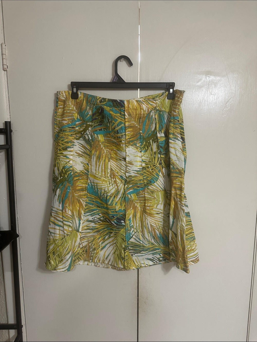 Jaclyn Smith Tropical Palm A-Line Skirt in Green & Gold